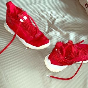 I’m selling jump man Jordan’s with the strap